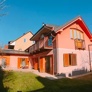  Ostello Buzahouse Slovenia